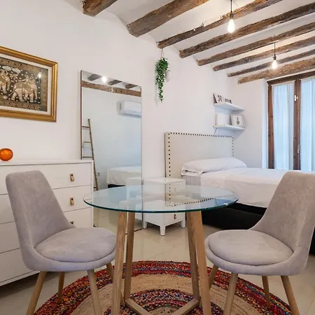 Apartament Circus